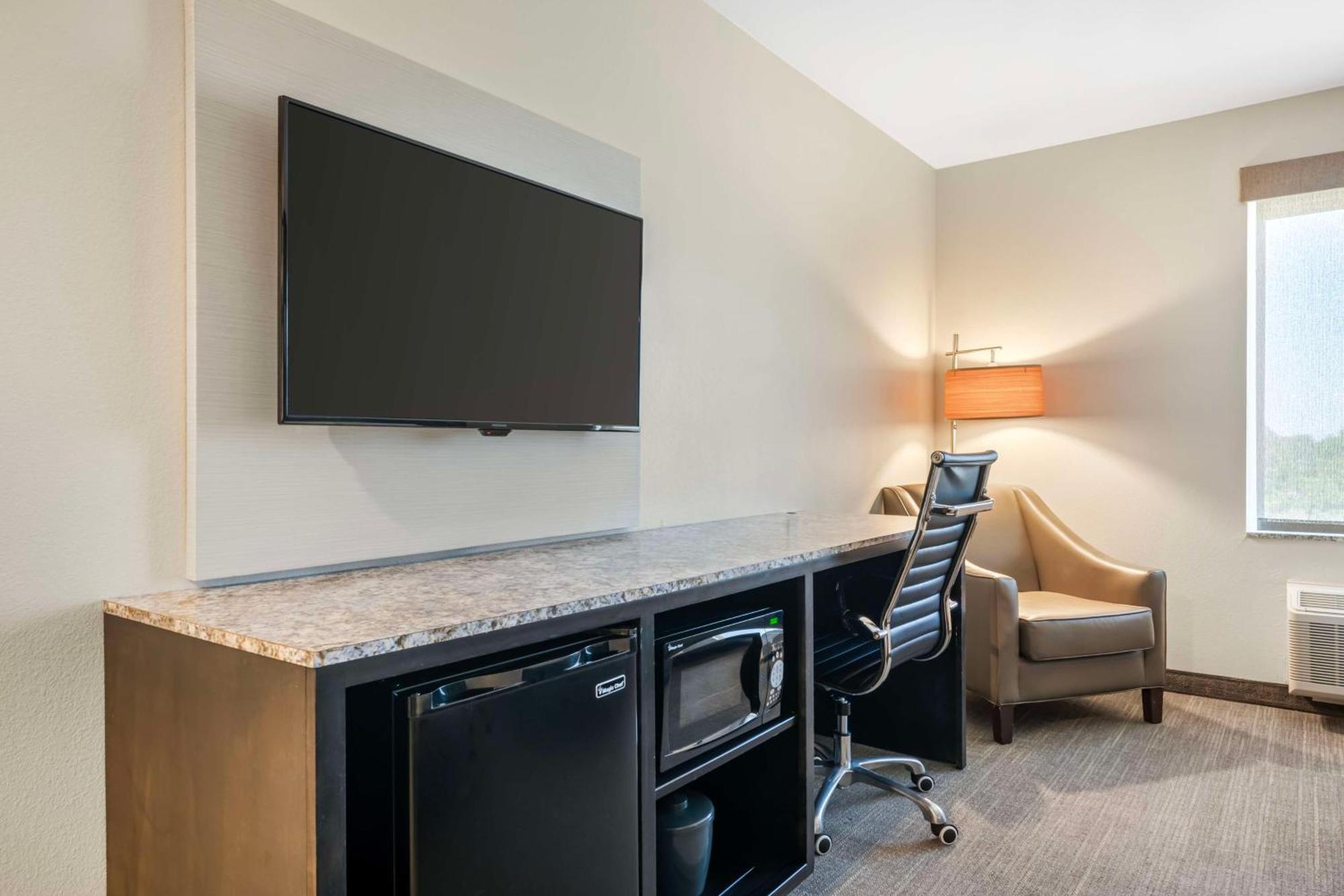Magnolia Pointe; BW Signature Collection Fruitville Bagian luar foto