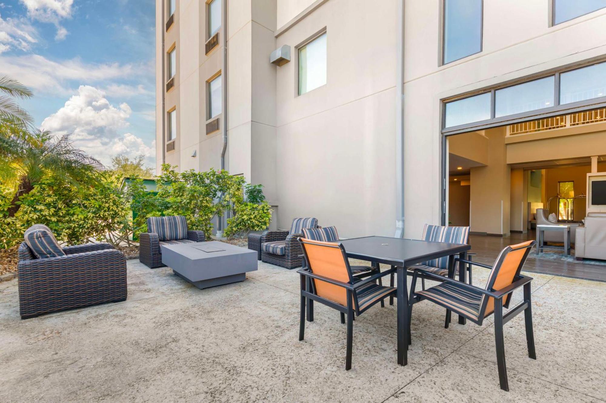 Magnolia Pointe; BW Signature Collection Fruitville Bagian luar foto