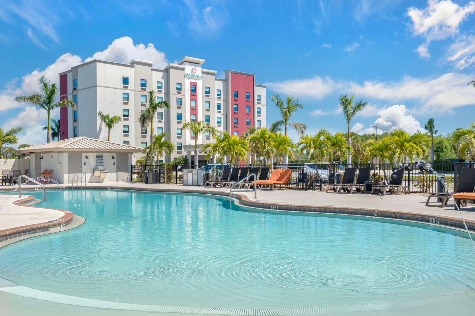 Magnolia Pointe; BW Signature Collection Fruitville Bagian luar foto