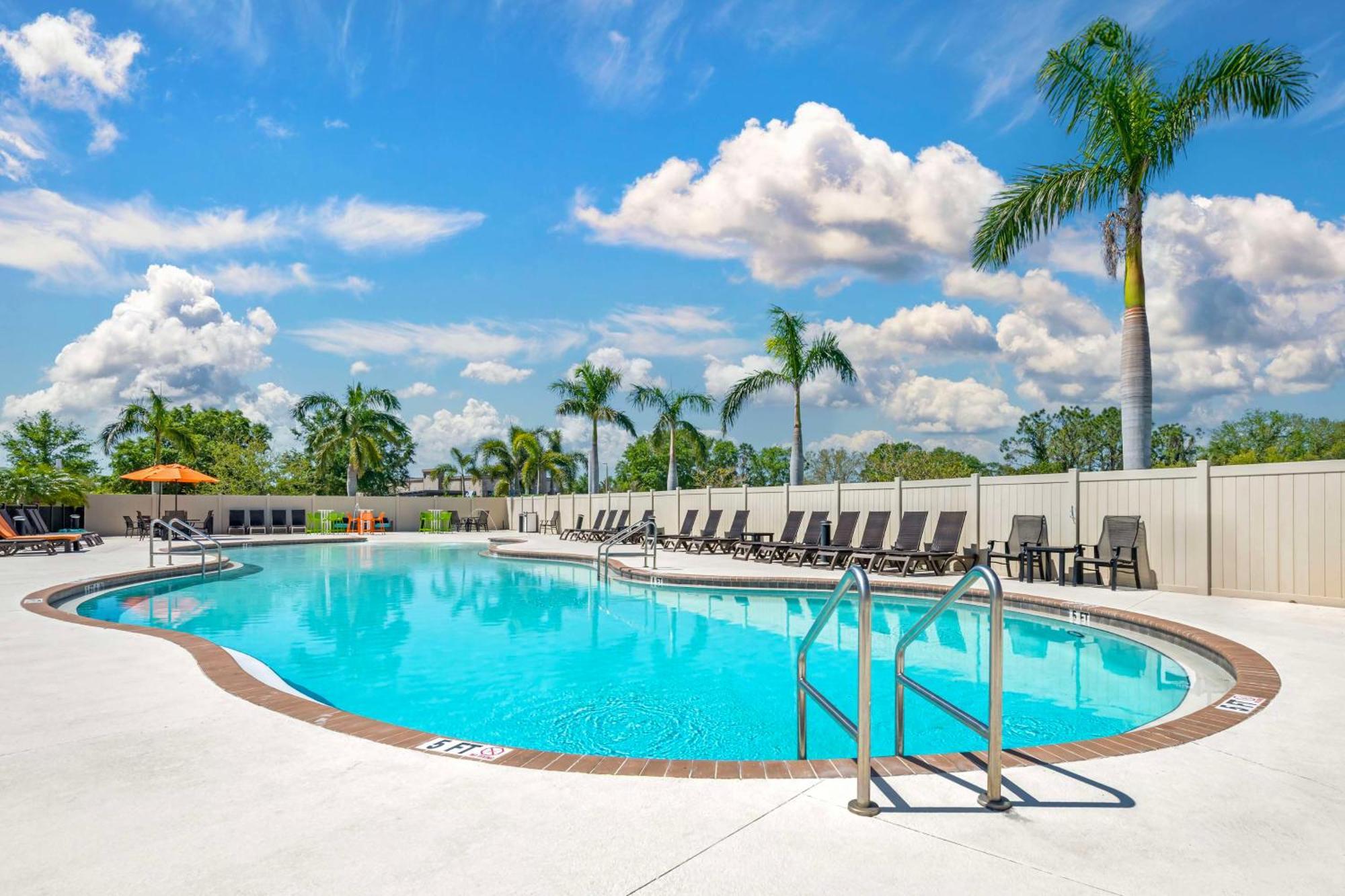 Magnolia Pointe; BW Signature Collection Fruitville Bagian luar foto